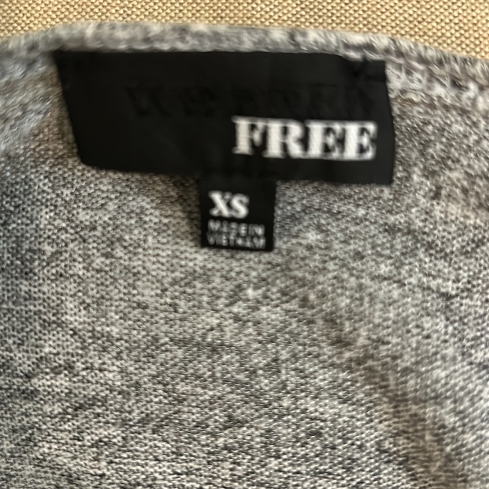 Aritzia Wilfred Free Flavia Heather Gray Long Sleeve Wrap Crop Top Baby Tee - XS - Picture 10 of 13